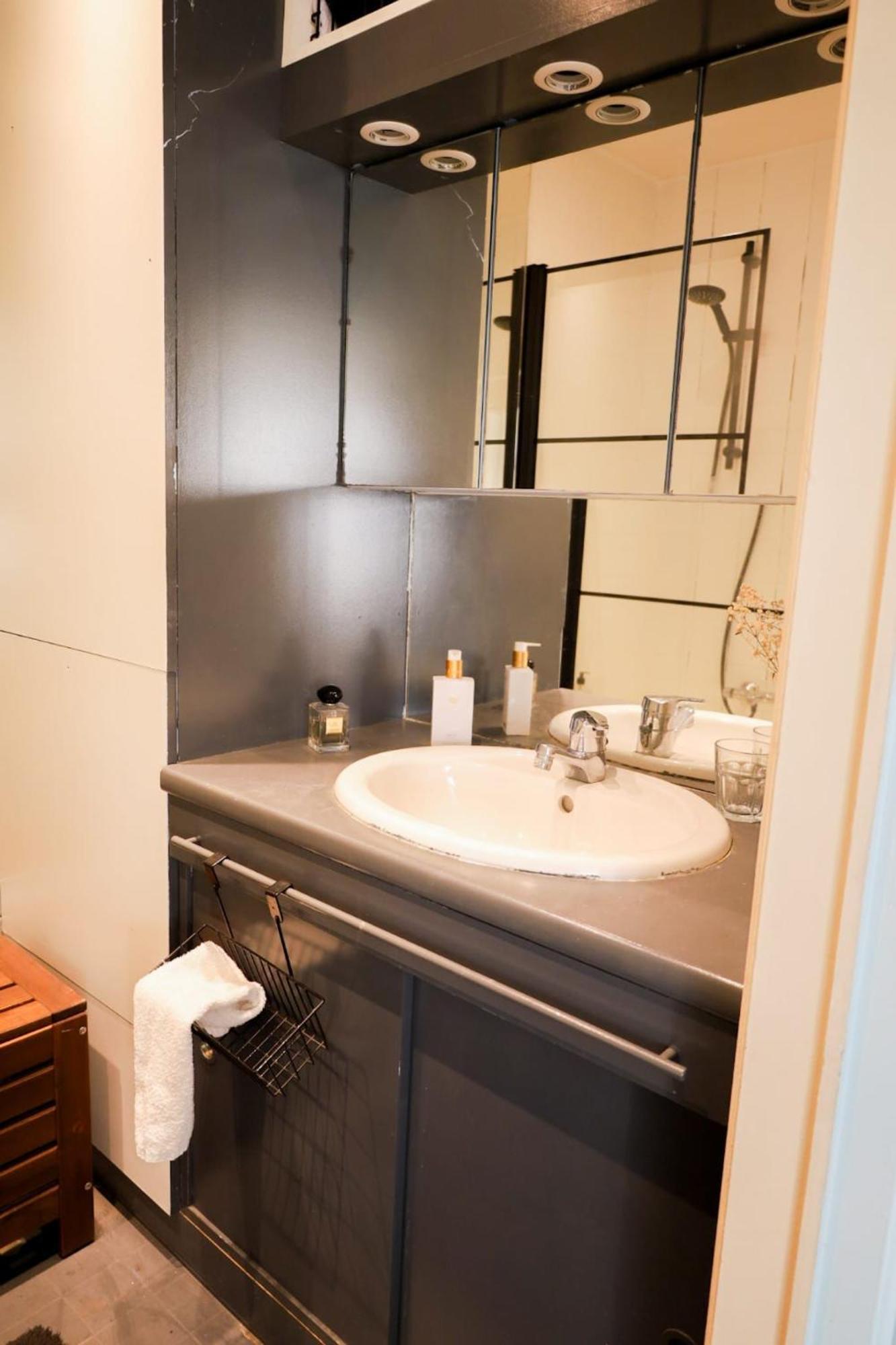 Furnished - Bright, Modern Apartment In Brussels, 15 Minutes Walk From The Atomium Exterior photo